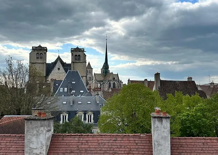 Berbisey 3 アパート *